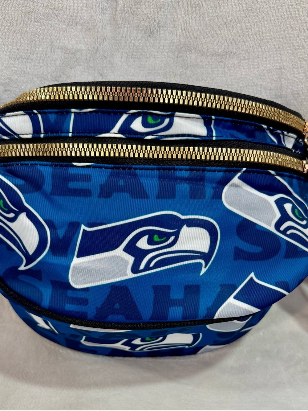 New Seahawks Crossbody Bum Bag w/long strap size inclusive